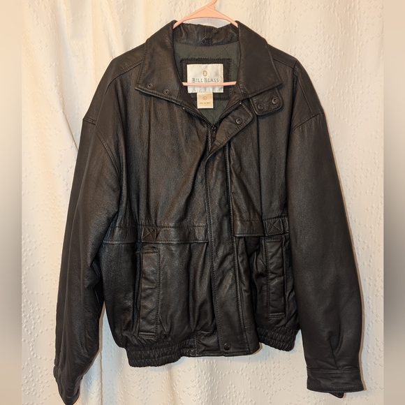 Genuine Leather Bomber Jacket Men's Large Black EUC Biker Bill Blass Vintage - Picture 1 of 6